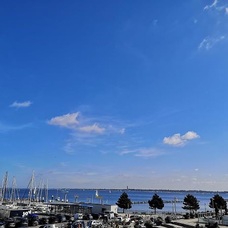 Sunny Seaside Apartment קיל מראה חיצוני תמונה